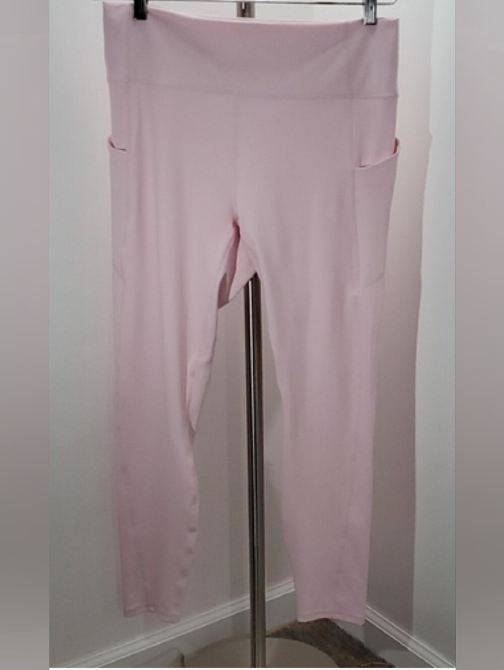 Fabletics Light Pink Leggings With Pocket